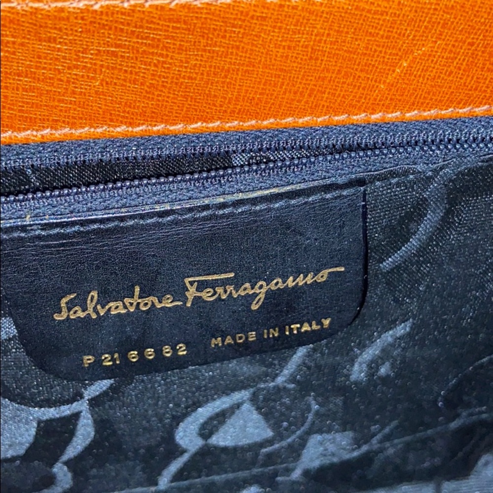 👜 - Picture 2 of 4